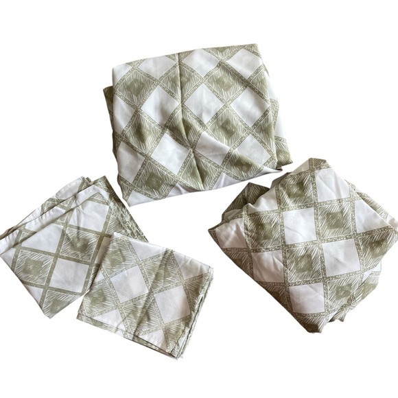 2 Twin fitted sheets + 2 pillowcases set | green diamond pattern - Picture 1 of 6